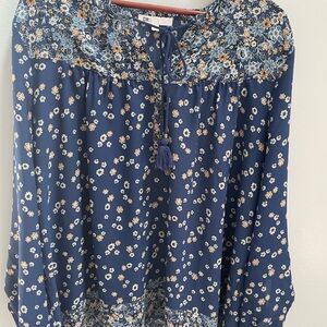 DR2 Blue Floral long sleeve blouse size xxl.